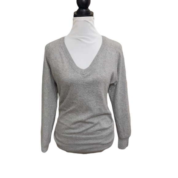 Talula pullover v neck grey cashmere blend light Academia sweater size XXSmall - Picture 2 of 8